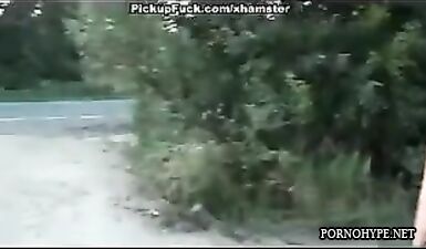 Тощая незнакомка готова на жесткий трах с парнем прямо сейчас!