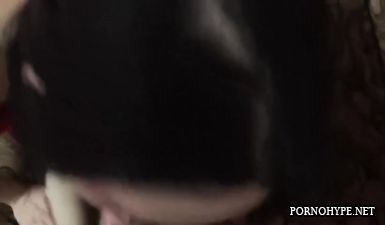 Парень трахает молодую тёлку и разговаривает с ней во время секса