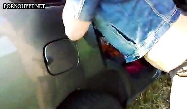 Горячая русская красотка отсасывает и ебется в такси за проезд