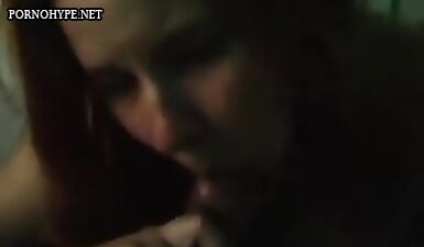 Молодую школьницу трахнули в рот и заставили глотать сперму