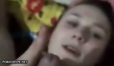 Лесбийский секс: подруга садится на член и делает минет