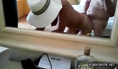 Домашнее порно видео с горячей стонущей девушкой
