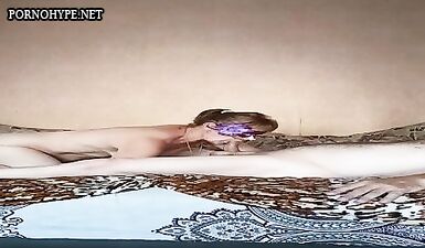 Пылкая зрелая подружка обжигает страстью: горячие прикосновения и пылкие страсти